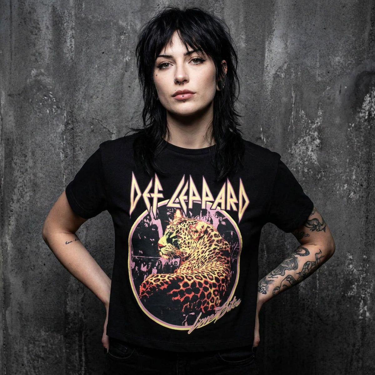 Def Leppard Ladies Crop Top: Love Bites (Black)