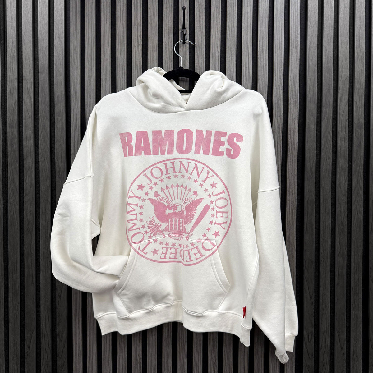 Ramones Ladies Unplugged Pullover Hoodie: Pink Presidential Seal (Natural)