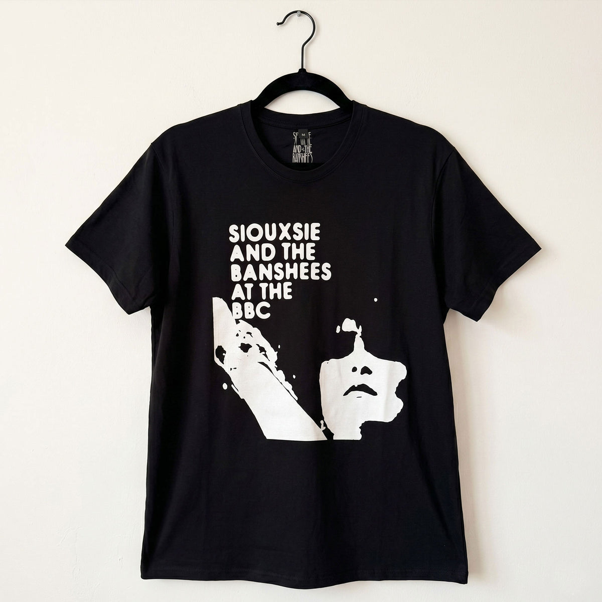 Siouxsie & The Banshees Unisex Premium Carbon T-Shirt: At The BBC (Black)