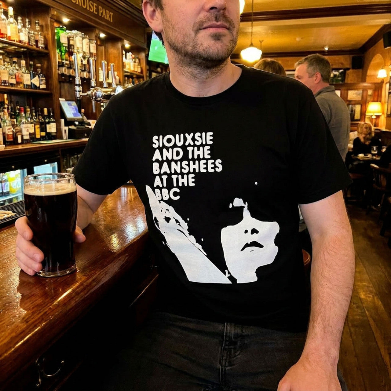 Siouxsie & The Banshees: At The BBC Unisex Premium Carbon T-Shirt(Black)