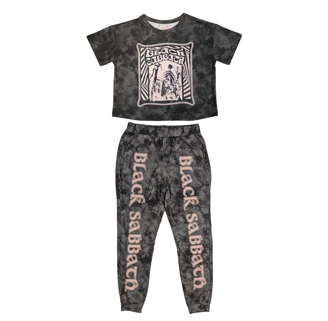 Official Black Sabbath Ultimate Lounge Bundle – Tie-Dye Pyjama Set + US Tour ’78 Dressing Gown